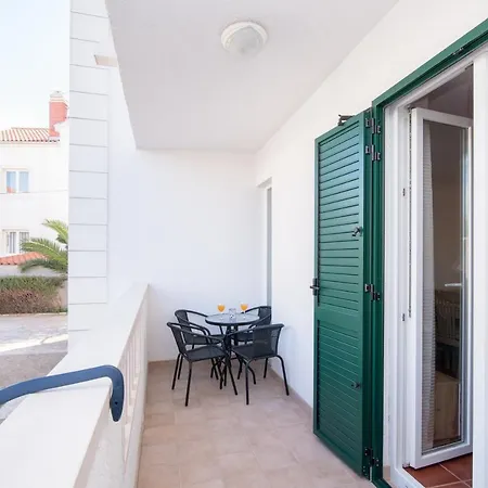 Budimir Apartment *